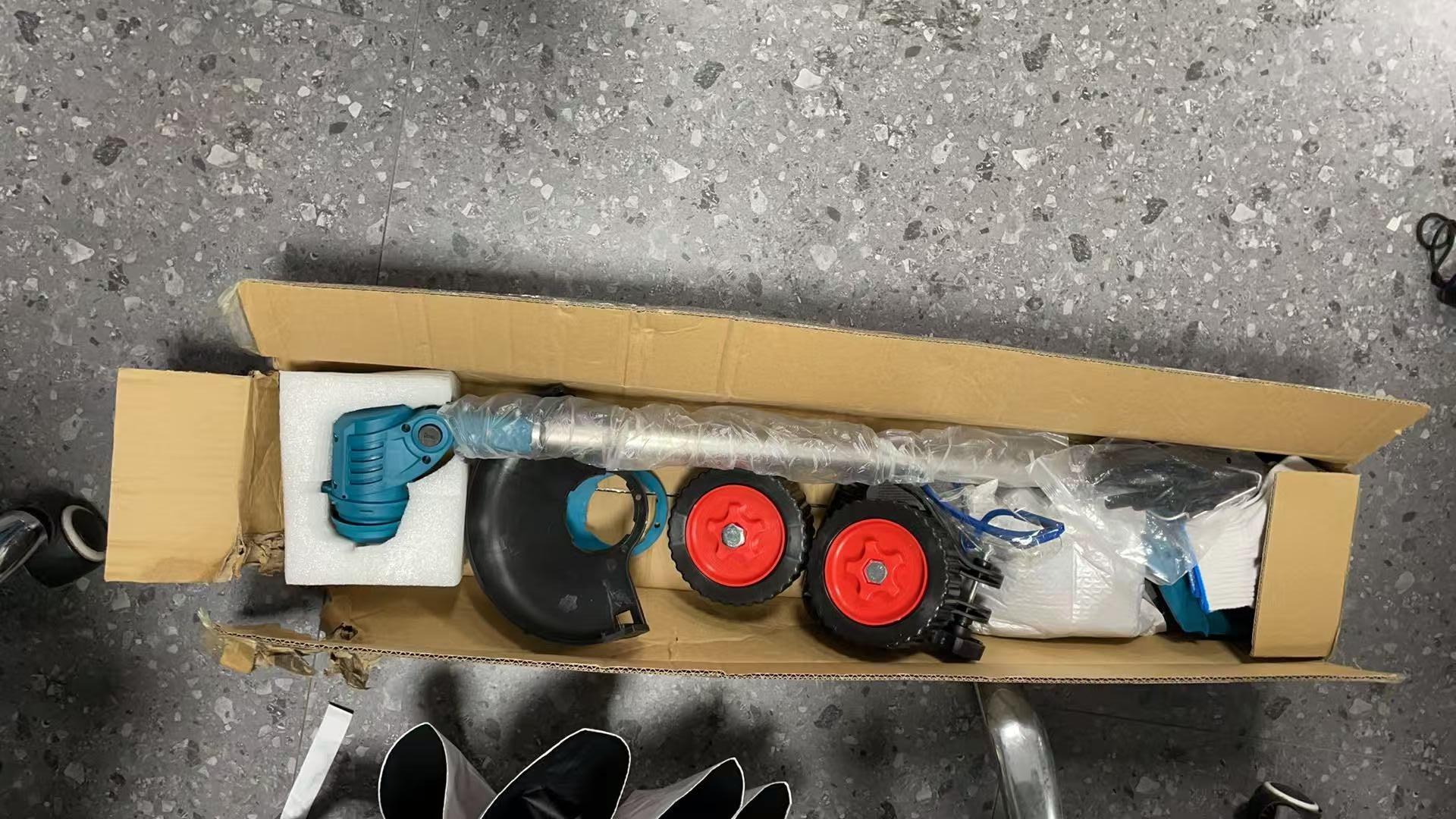 3-in-1 Cordless Electric Weed Eater, Trimmer, Edger Combo with 2 Batteries